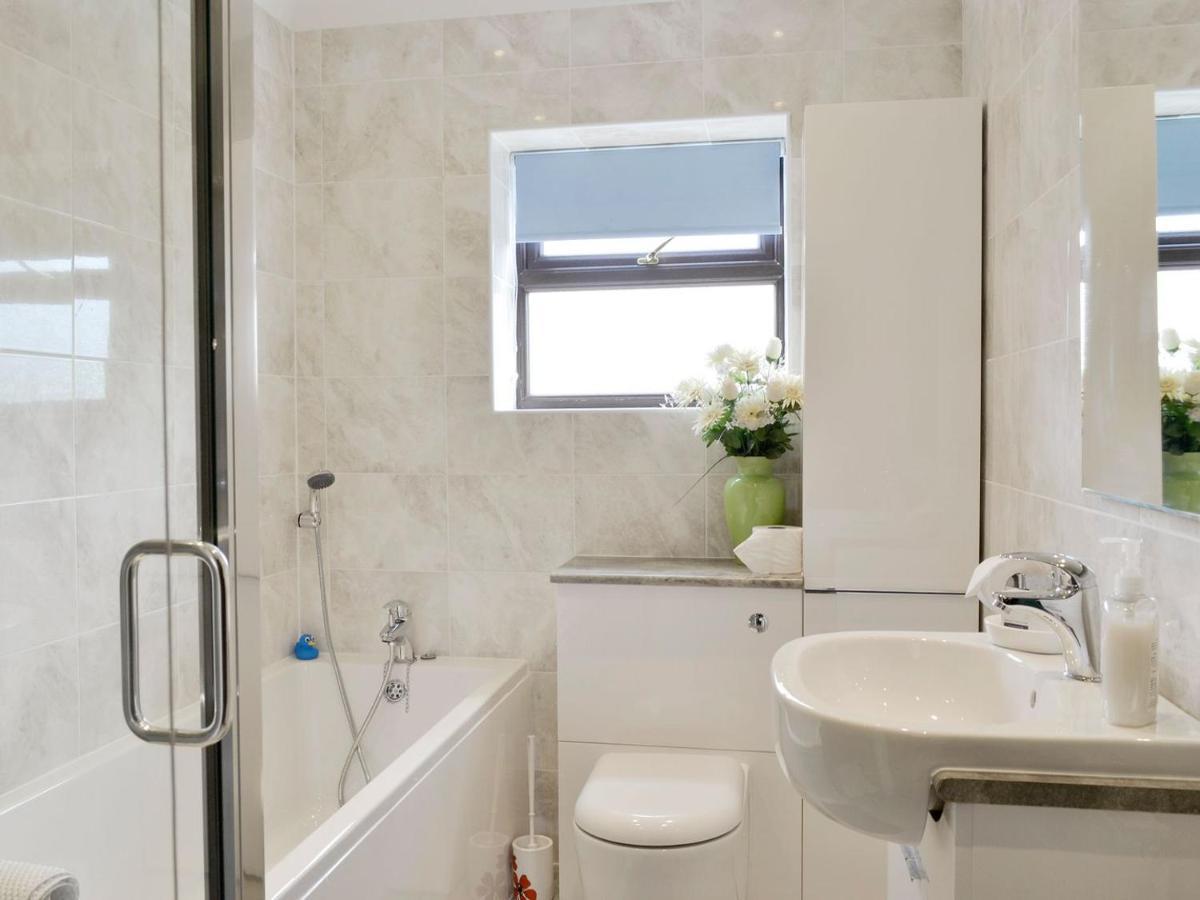 Denton House Villa Рейвънскар Екстериор снимка
